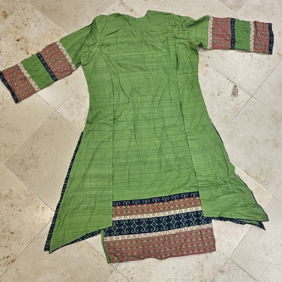 Green Embroidered Kurta with Blue Pants and Dupatta - Picture 5 of 9